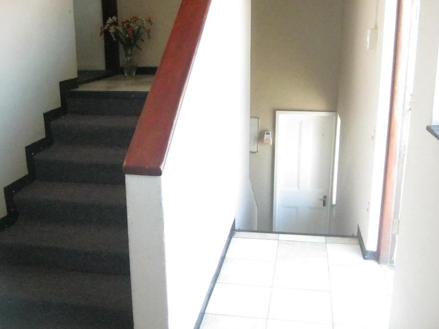 To Let 1 Bedroom Property for Rent in Mowbray Western Cape